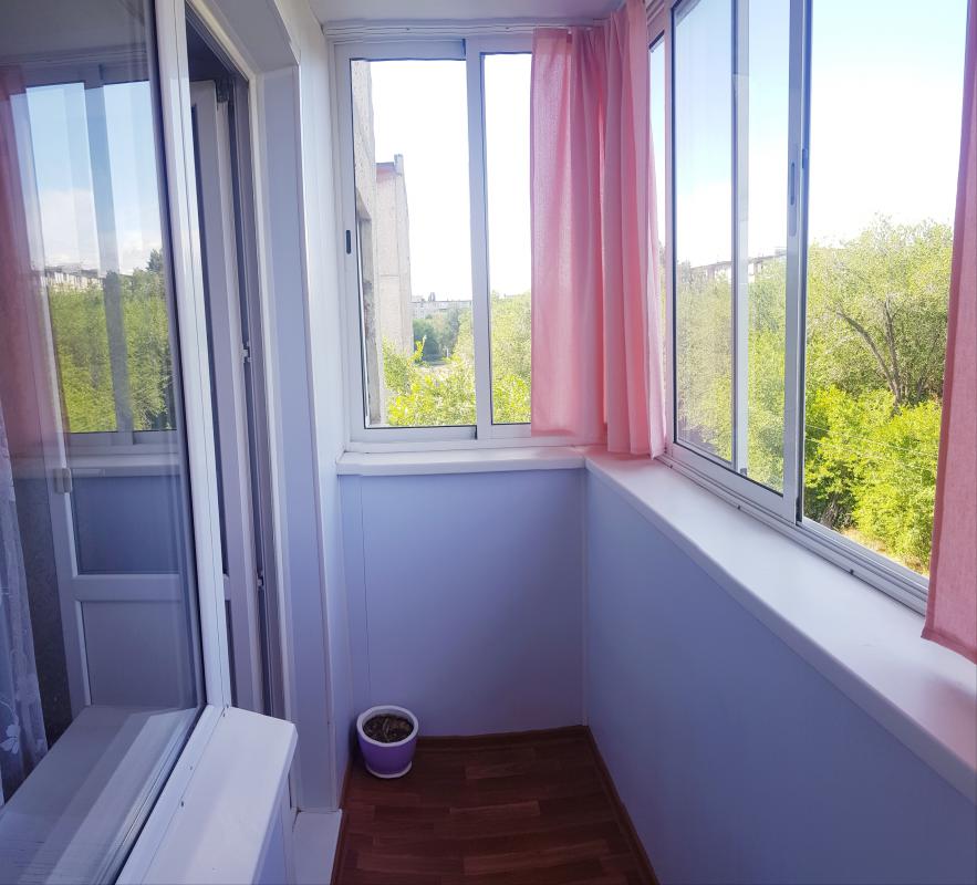 Продается четырехкомнатная квартира 60 М2- общей площадью с отличным косметическим ремонтом рядом с - Новотроицк