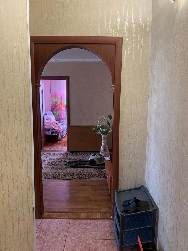 Продается 3-х комнатная маломерка на четвертом этаже по адресу: КОМСОМОЛЬСКИЙ 26. - Новотроицк