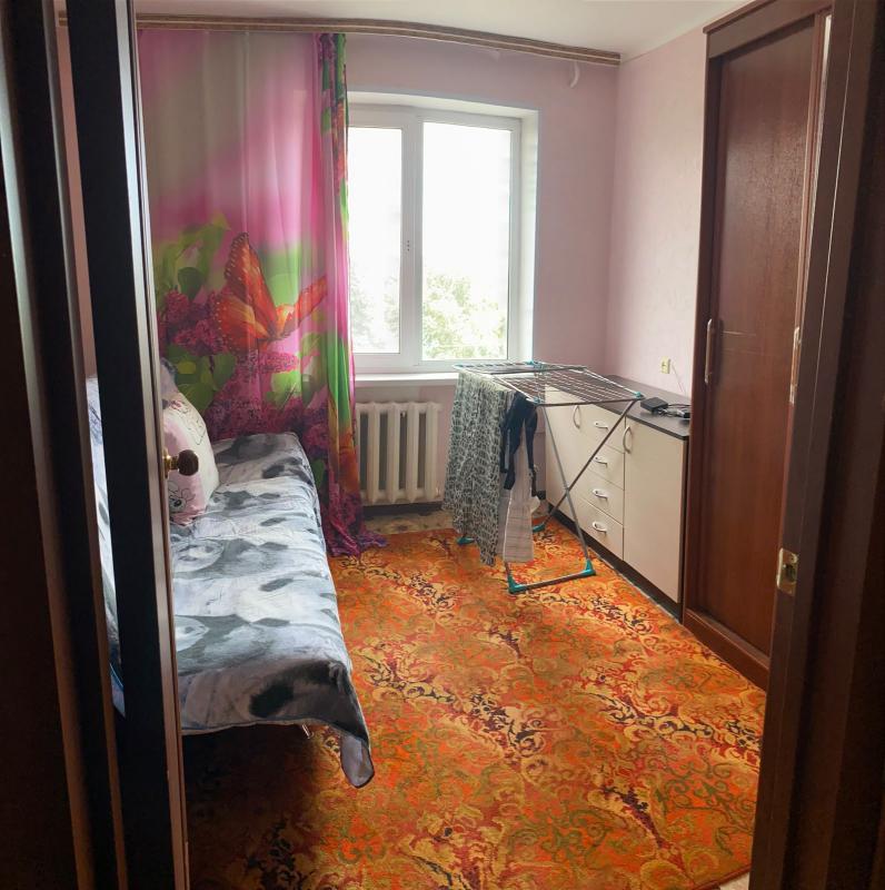 Продается 3-х комнатная маломерка на четвертом этаже по адресу: КОМСОМОЛЬСКИЙ 26. - Новотроицк