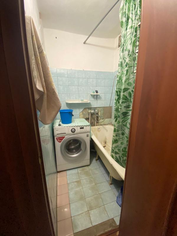 Продается 3-х комнатная маломерка на четвертом этаже по адресу: КОМСОМОЛЬСКИЙ 26. - Новотроицк