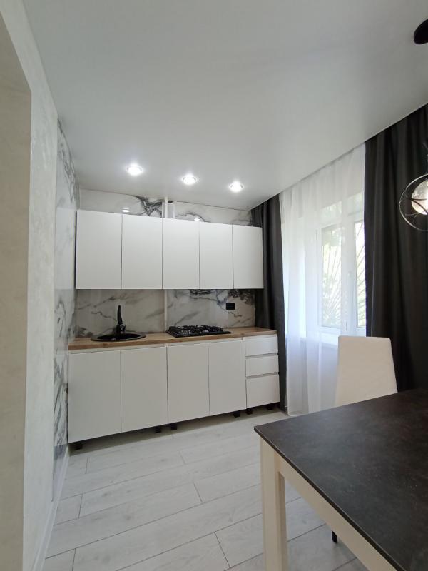 Продается двухкомнатная квартира с ремонтом под ключ по адресу г. - Новотроицк