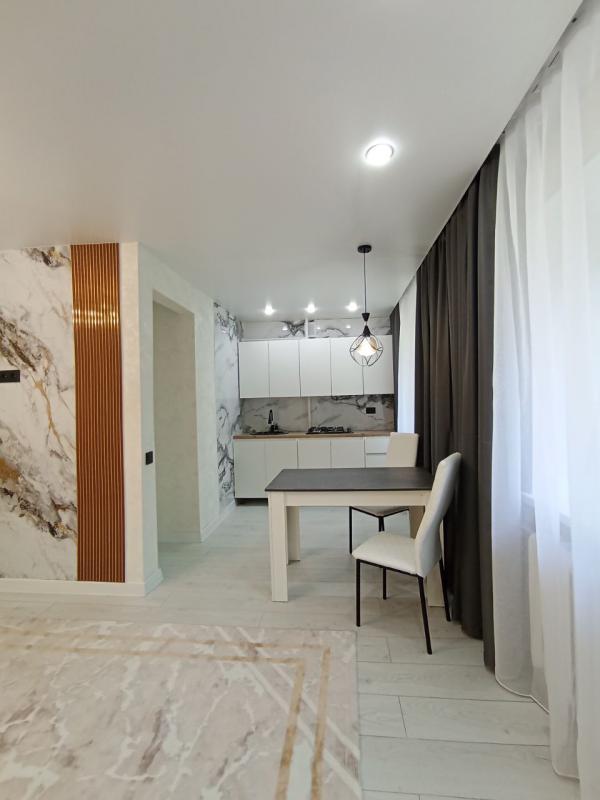 Продается двухкомнатная квартира с ремонтом под ключ по адресу г. - Новотроицк