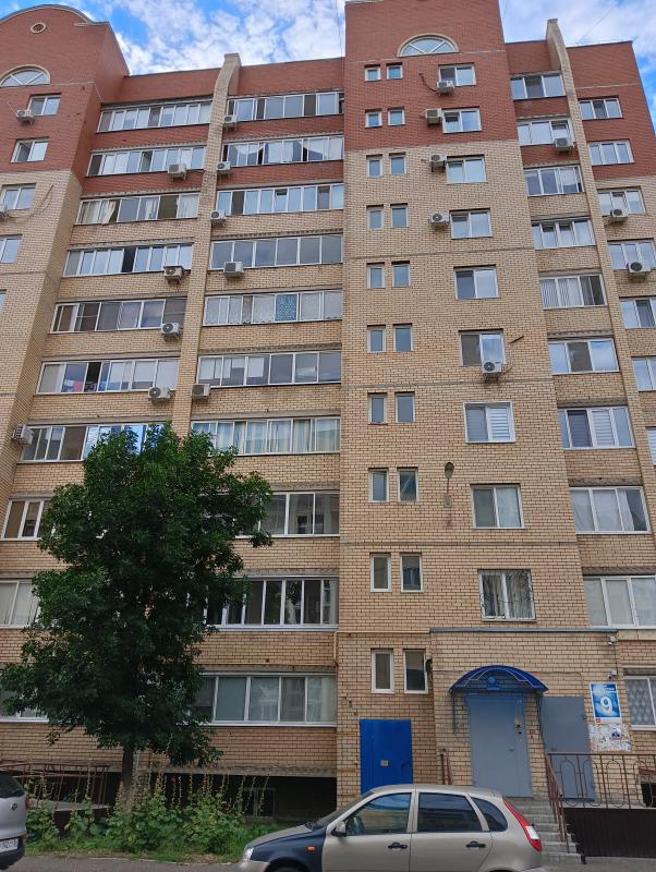 Двухкомнатная квартира в кирпичном доме, две лоджии, тёплые полы, комнаты большие обе по 18 кв. - Оренбург