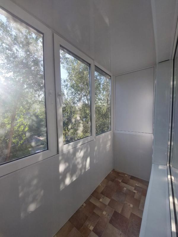 Предлагается к продаже просторная двухкомнатная квартира, расположенная по адресу: г. - Новотроицк