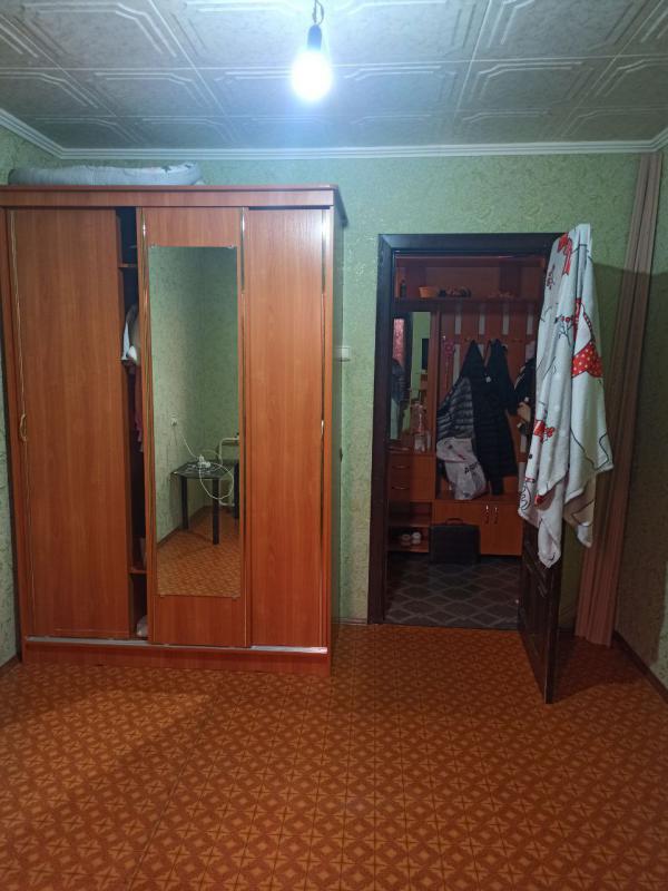 Срочно продаётся двухкомнатная квартира улучшенной планировки   в отличном районе (ост . - Новотроицк