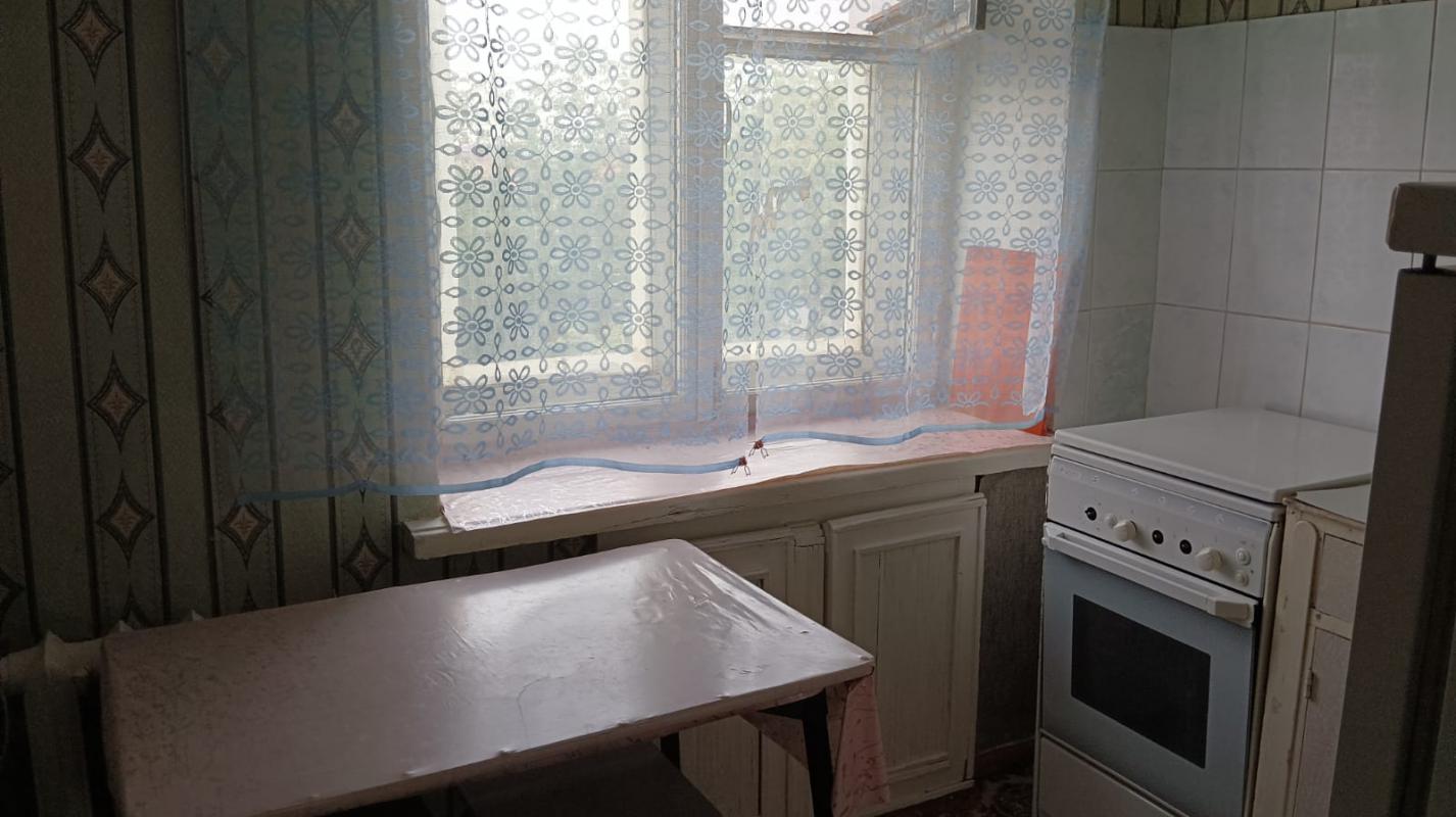 Сдам 1ком квартиру на длительный срок, район остановки пл. - Новотроицк