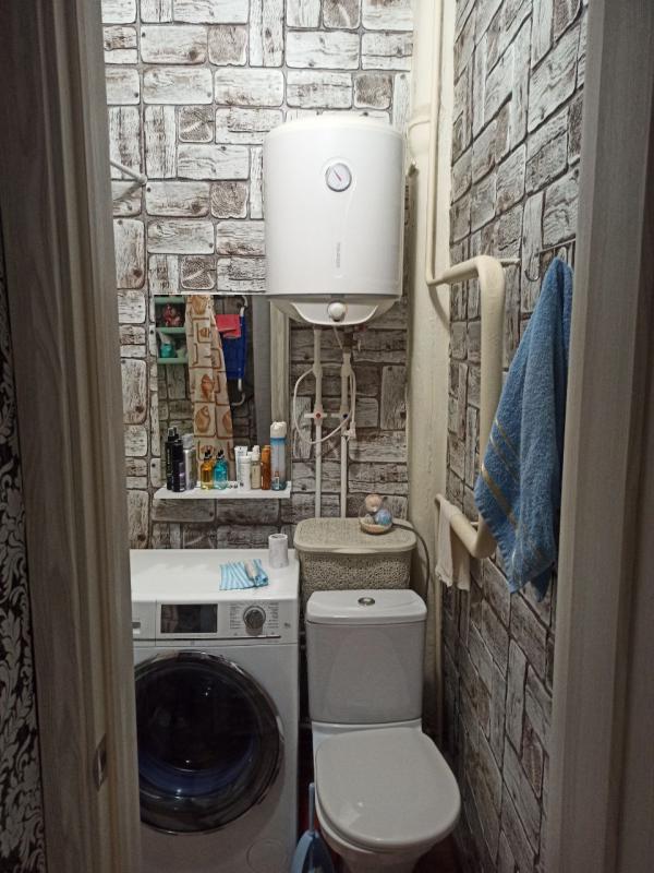 Для тех кто любит тишину и покой
Продается 2-комнатная квартира с раздельными ходами в тихом спально - Новотроицк