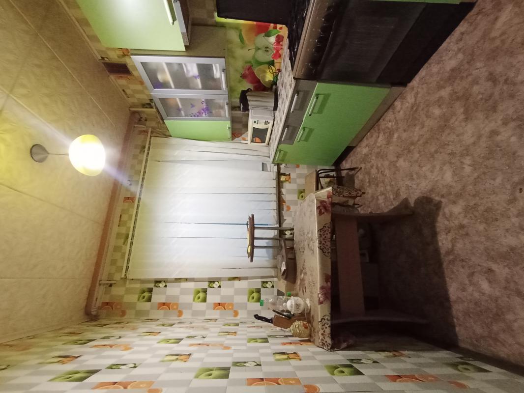 Продается 2-комнатная квартира с раздельными ходами по адресу: г. - Новотроицк