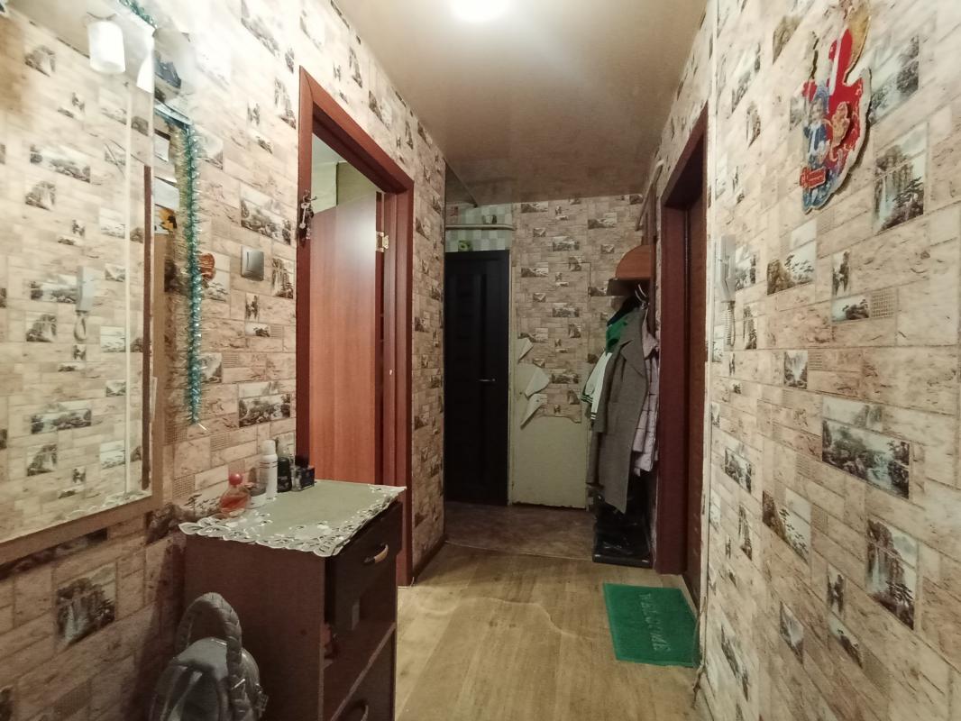 Продается 2-комнатная квартира с раздельными ходами по адресу: г. - Новотроицк