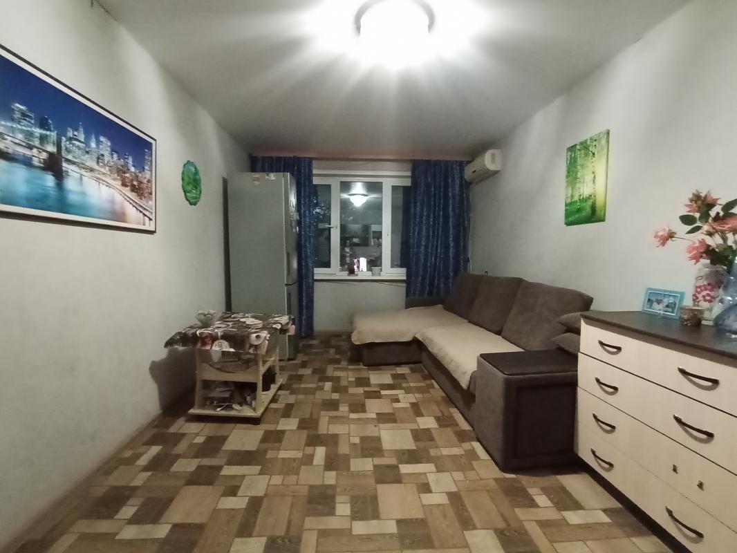 Продается 2-комнатная квартира с раздельными ходами по адресу: г. - Новотроицк