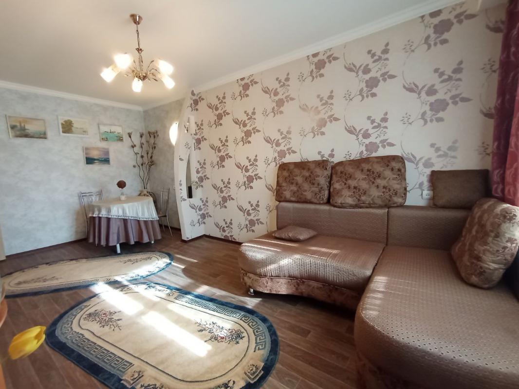 Продается 2-комнатная квартира с раздельными ходами по адресу: г. - Новотроицк