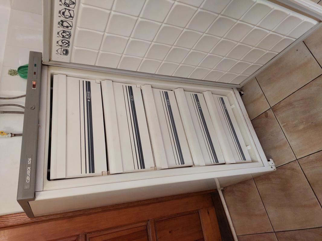 Продам морозильную камеру б/у Свияга 106 - Новотроицк