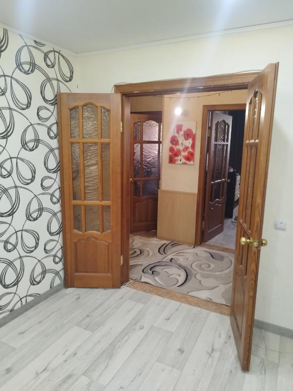 Продается трехкомнатная квартира в г. - Новотроицк