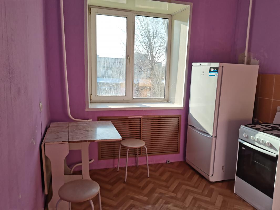 Продается 1-комнатная квартира в отличном районе, кирпичный дом, высокая звукоизоляция, солнечная ст - Новотроицк