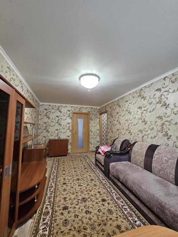 Предлагается к продаже двухкомнатная квартира, расположенная в престижном районе города Новотроицка - Новотроицк