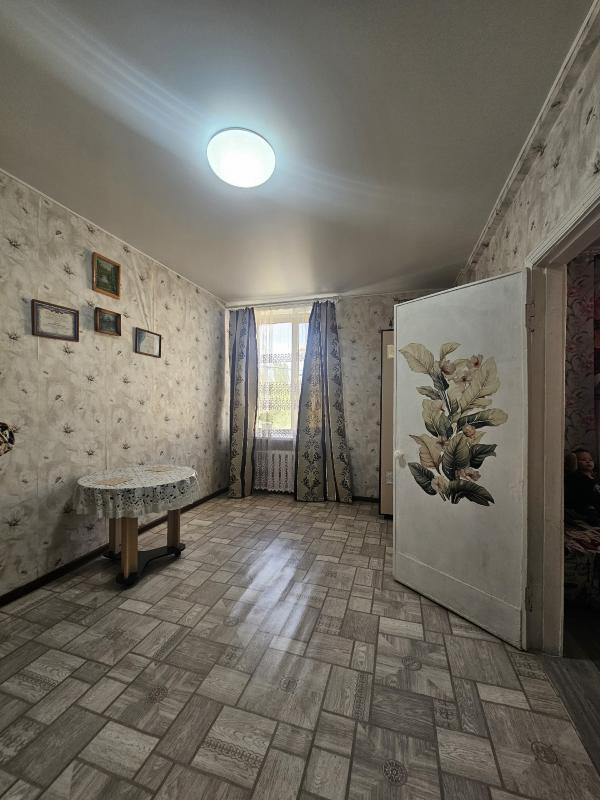 Предлагается к продаже или обмену двухкомнатная квартира, расположенная в городе Новотроицке по адре - Новотроицк