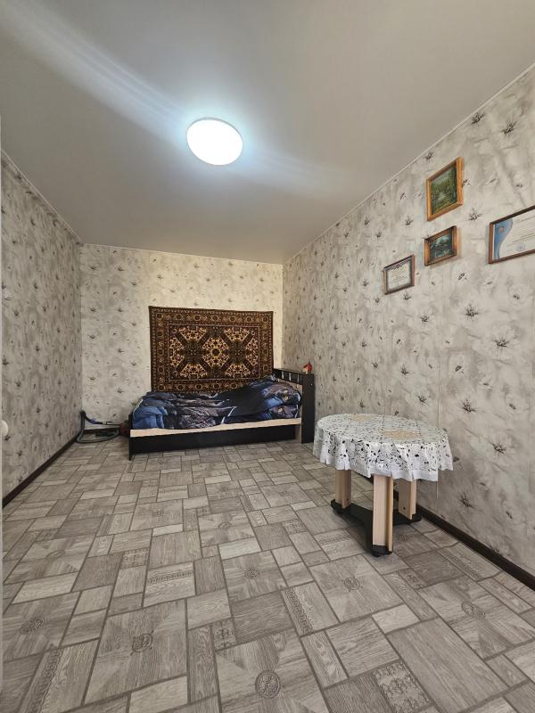 Предлагается к продаже или обмену двухкомнатная квартира, расположенная в городе Новотроицке по адре - Новотроицк