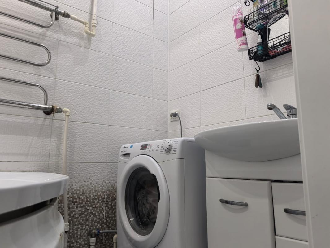 Предлагается к продаже просторная трехкомнатная квартира, расположенная в красивом районе города Нов - Новотроицк