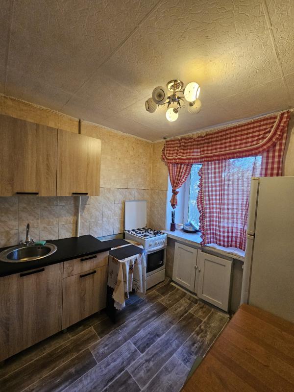 Предлагается к продаже уютная и светлая квартира, расположенная в отличном районе города Новотроицка - Новотроицк