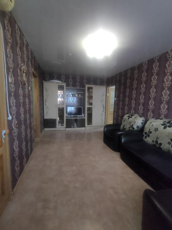 Продаётся просторная четырехкомнатная квартира (45-ка) площадью 61 квадратный метр на пятом этаже пя - Новотроицк