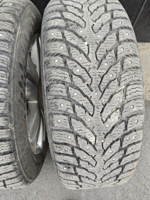 Продам зимние шины шипованные на Фольксваген Пассат Хакапелита 9 225/60/16 комплект из 4 шт за 28000 - Орск