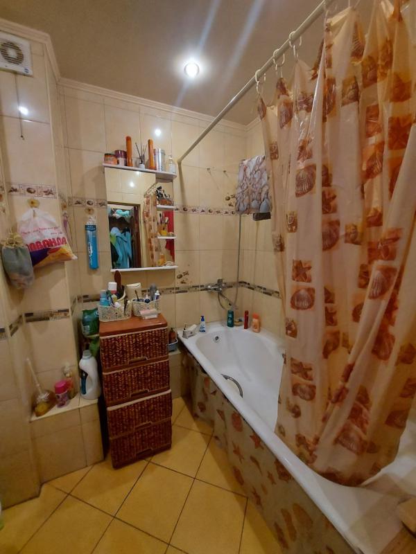 Продается 2-комнатная квартира с раздельными ходами по адресу: г. - Новотроицк