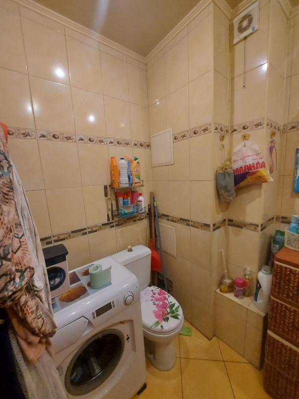 Продается 2-комнатная квартира с раздельными ходами по адресу: г. - Новотроицк