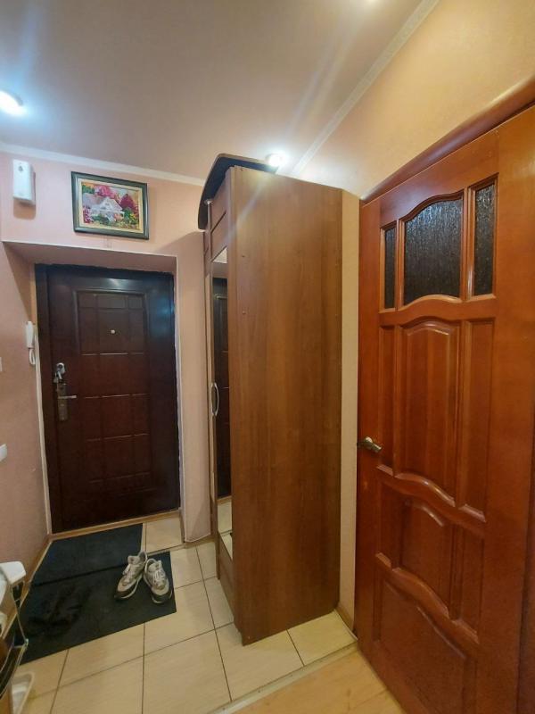 Продается 2-комнатная квартира с раздельными ходами по адресу: г. - Новотроицк