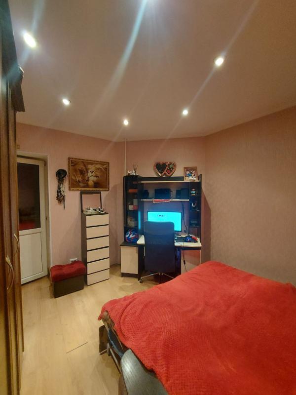 Продается 2-комнатная квартира с раздельными ходами по адресу: г. - Новотроицк