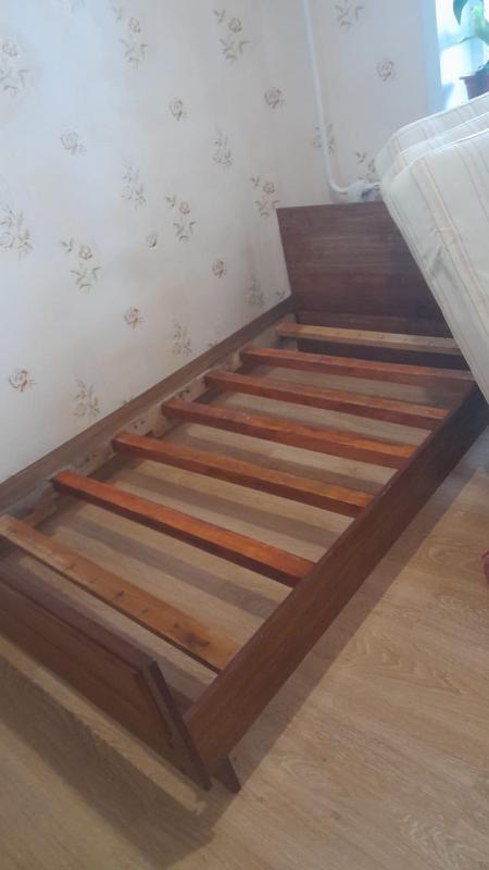 Кровать 195х119 в хорошем состоянии с матрасами - Гай