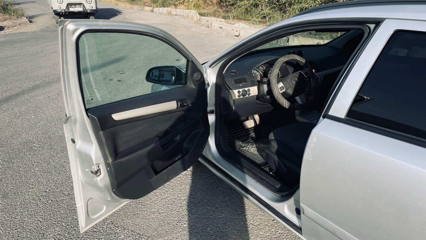 Продается Opel Astra, 2008 года

__АВТОМАТОМАТИЧЕСКАЯ__

ДВС 1,6/ 115л.с.,

ГУР,

ABS,

кл - Новотроицк