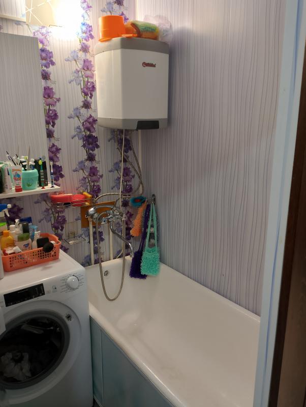 Продам двухкомнатную квартиру расположенную на 2 этаже. - Гай