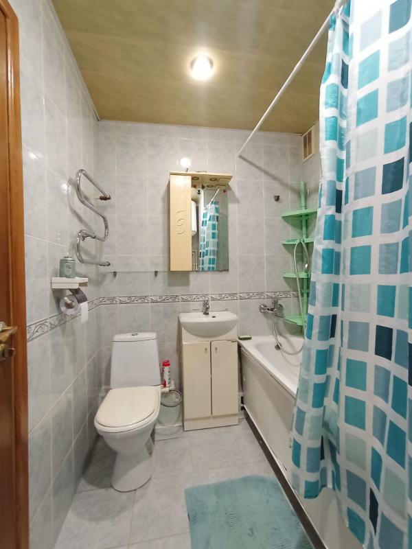 Продается уютная 2-комнатная квартира  на первом этаже по адресу:  г. - Новотроицк