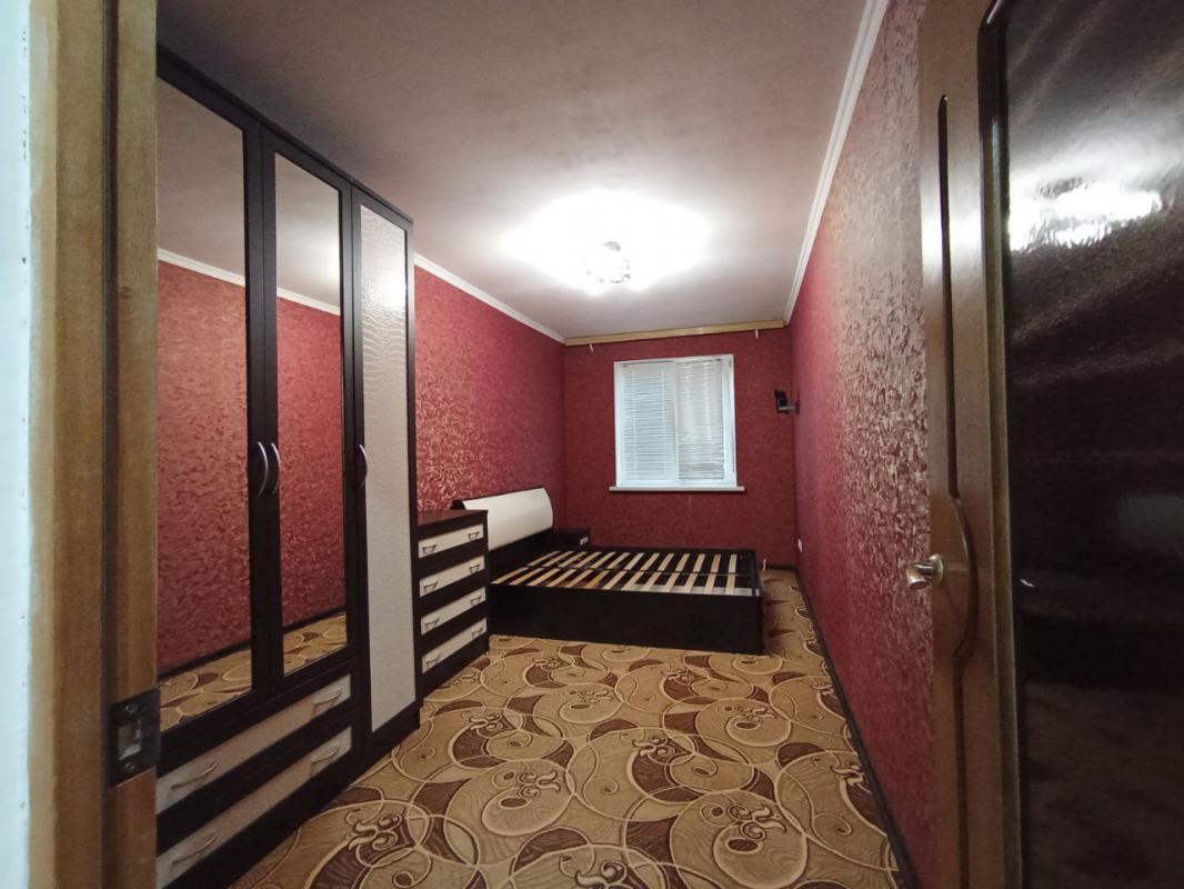 Продается уютная 2-комнатная квартира  на первом этаже по адресу:  г. - Новотроицк