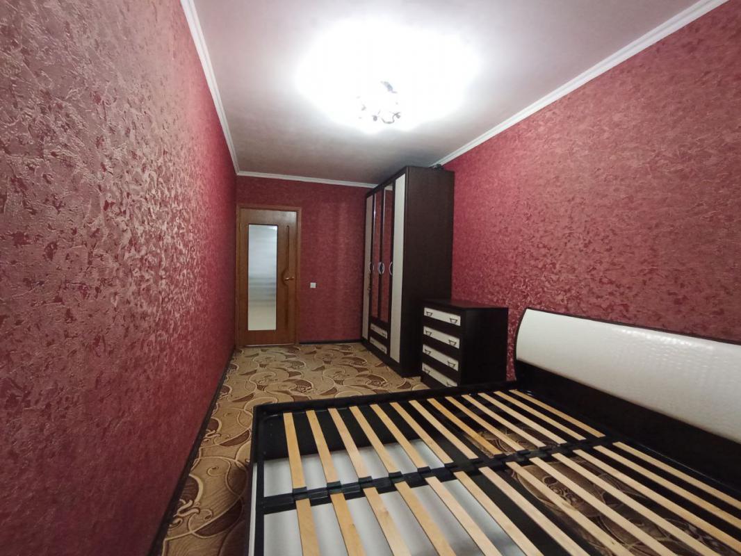 Продается уютная 2-комнатная квартира  на первом этаже по адресу:  г. - Новотроицк