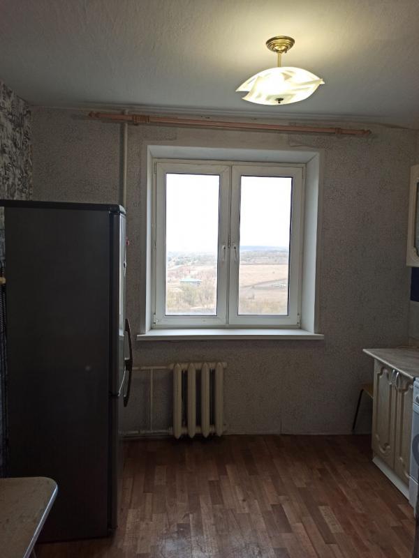 Предлагаем Вашему вниманию   светлую уютную,улучшенной планировки однокомнатную квартиру  по разумно - Новотроицк