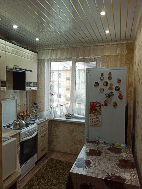 Продаётся двухкомнатная квартира  в тихом районе, г. - Новотроицк