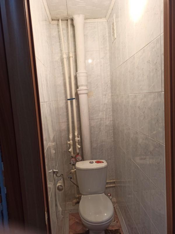 Продаётся двухкомнатная квартира  в тихом районе, г. - Новотроицк