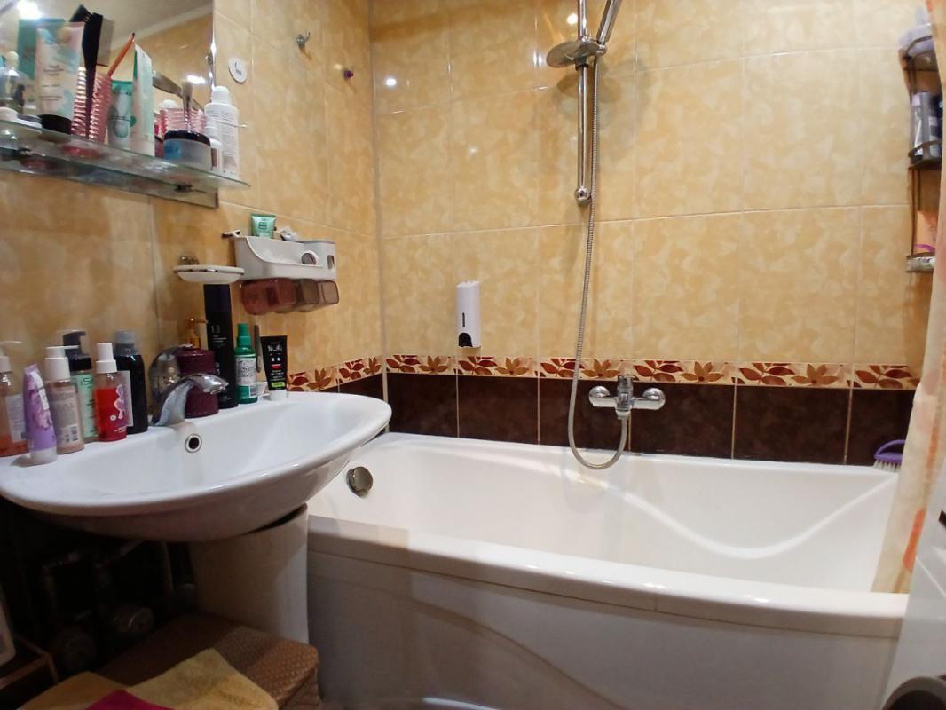 Срочная продажа! 3-х комнатная квартира  улучшенной планировки с мебелью и техникой! - Новотроицк