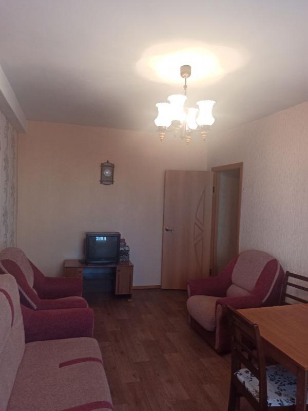 Продаётся отличная трёхкомнатная квартира с раздельными ходами все комнаты, с развитой инфраструктур - Новотроицк