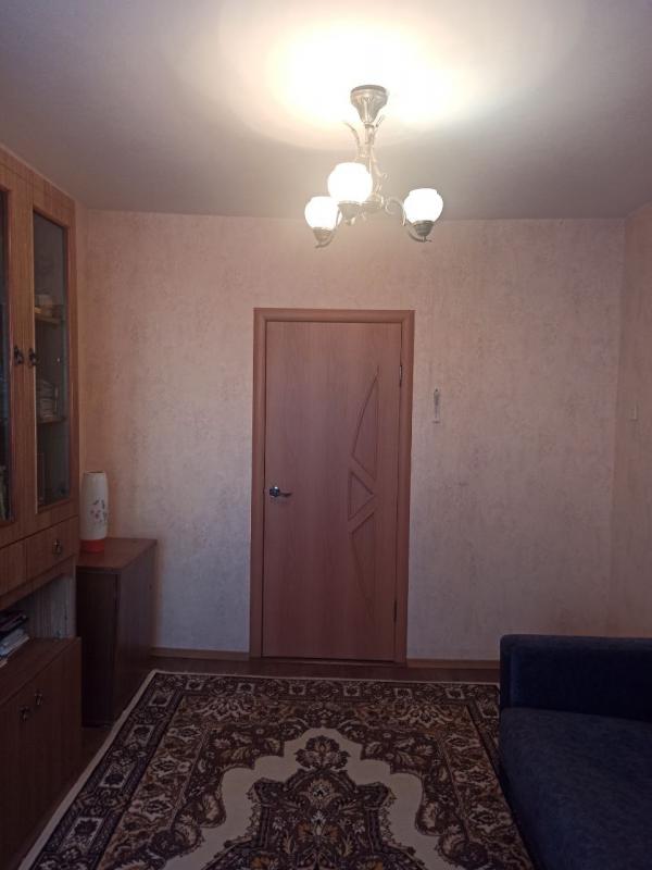 Продаётся отличная трёхкомнатная квартира с раздельными ходами все комнаты, с развитой инфраструктур - Новотроицк