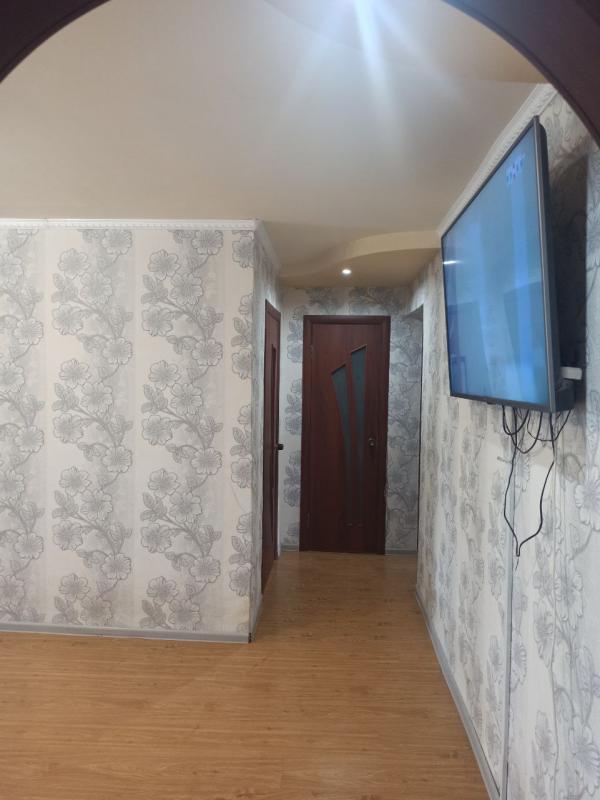 Продаётся отличная трёхкомнатная квартира  на привлекательном этаже , с развитой инфраструктурой рай - Новотроицк