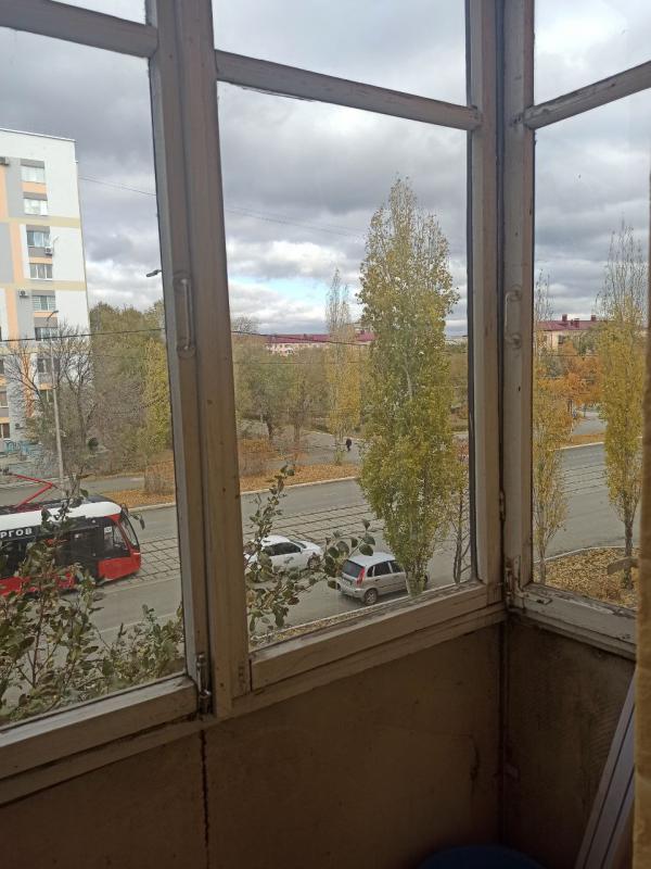 Продаётся отличная трёхкомнатная квартира  на привлекательном этаже , с развитой инфраструктурой рай - Новотроицк