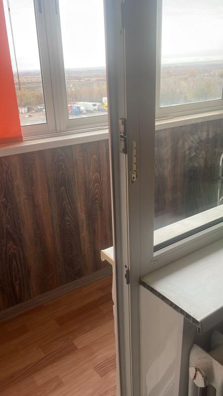 трешка с двумя балконами, водонагреватель, встроенная кухня, спальный гарнитур, мягкий уголок, прихо - Новотроицк