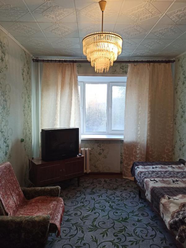 Продаётся отличная трёхкомнатная квартира  на привлекательном этаже , с развитой инфраструктурой рай - Новотроицк