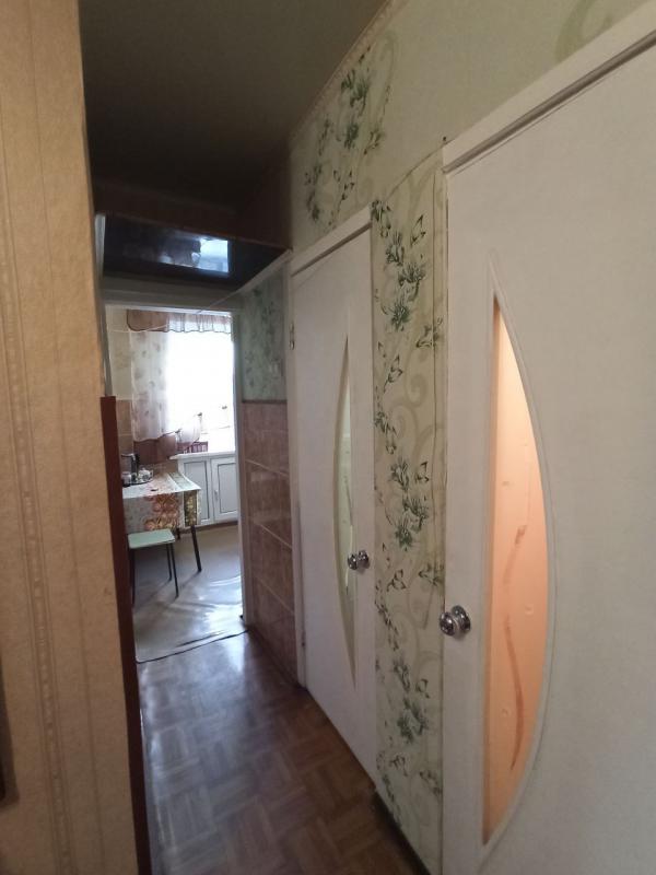 Продаётся отличная трёхкомнатная квартира  на привлекательном этаже , с развитой инфраструктурой рай - Новотроицк