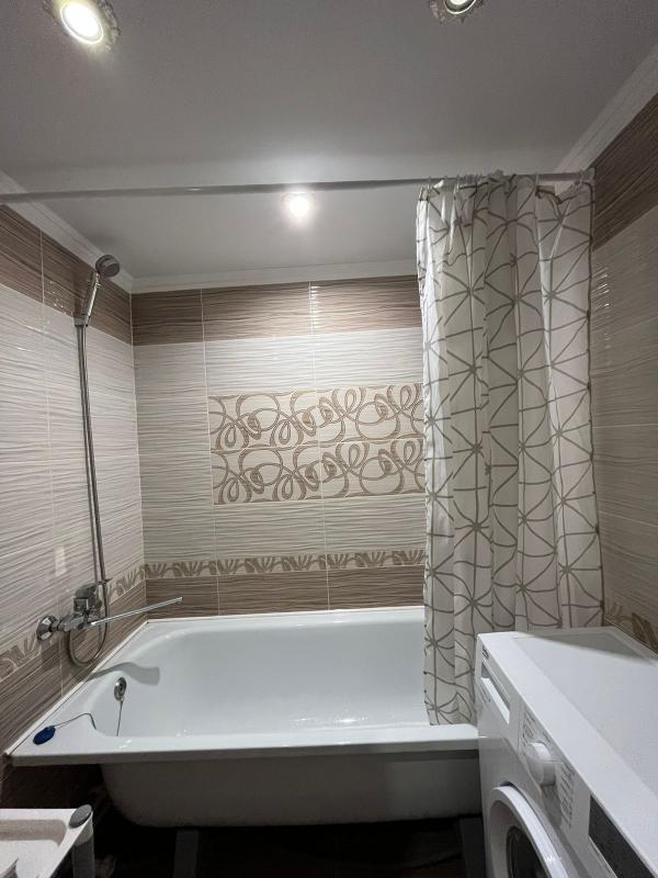 Продаётся однокомнатная квартира улучшенной планировки, в лучшем районе города, в шаговой доступност - Новотроицк