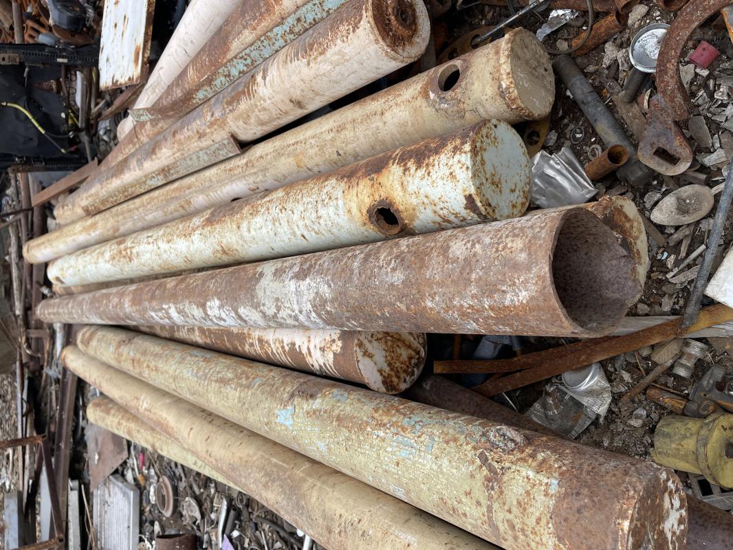 Продам оцинкованный лист в ассортименте, трубы d-100 мм - Гай