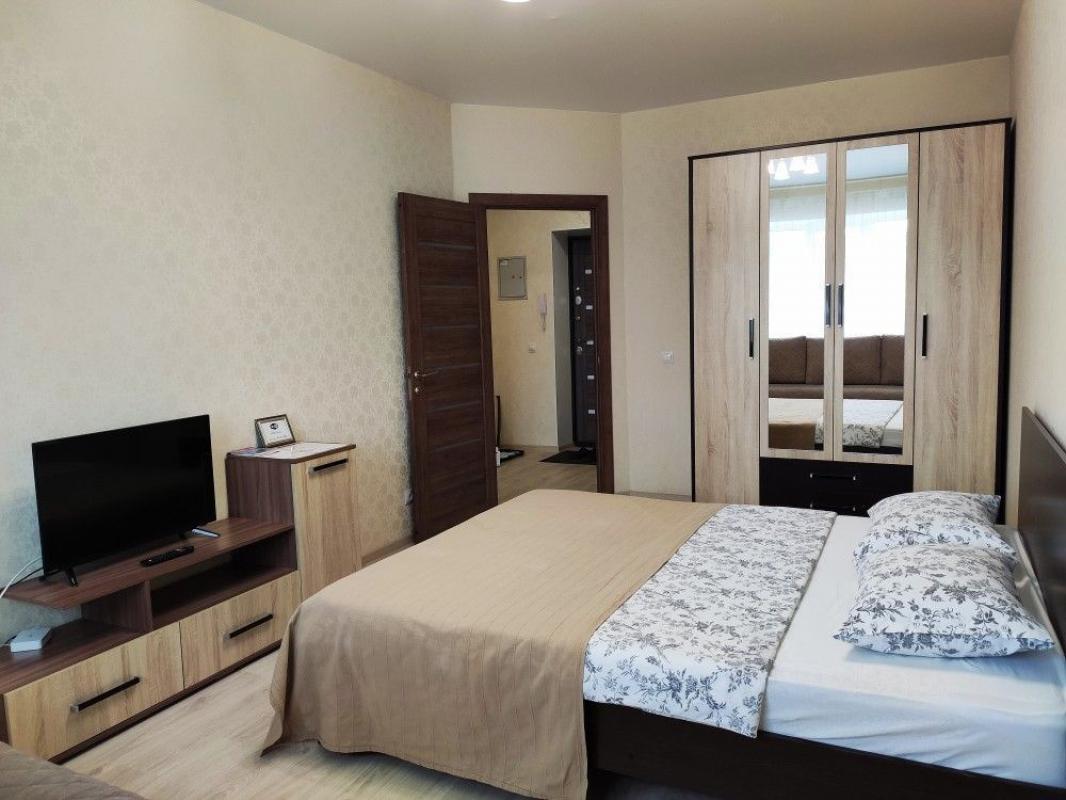 Предлагаем на длительный срок однокомнатную квартиру со всеми удобствами на длительный срок. - Новотроицк