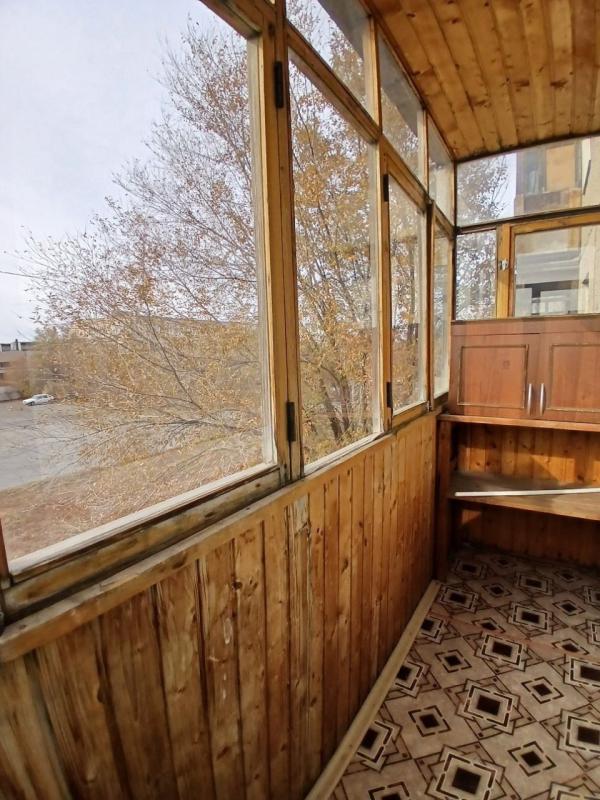 Продается 3-комнатная квартира на комфортном этаже с раздельными комнатами   по адресу: г. - Новотроицк